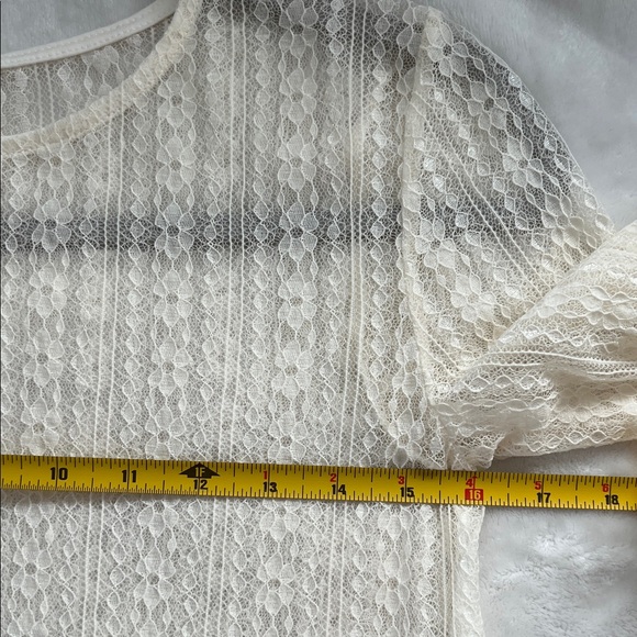 Art Class Chic Cream Lace Blouse with Ruffled hem and sleeves - Picture 7 of 10